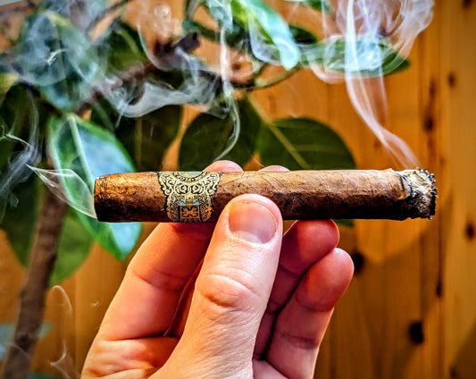 Warped Cigars "Sky Moon" Review: A Spicy, Salty, Sweet & Petite Hybrid