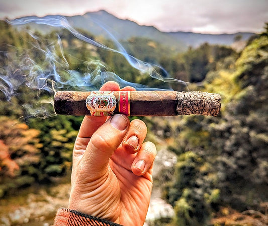 Gran Habano "Corojo #5" Review: Island Breezes, A Beautiful Burn & One Bangin' Price Point