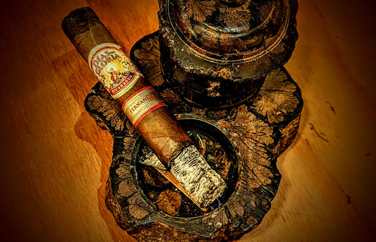 AJ Fernandez "Dias de Gloria" Review: Cedar Spice Autumn Cigar Glory