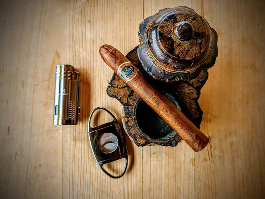 Warped Cigars "Futuro Selección 109" Review: Shade-Grown Corojo From the Future